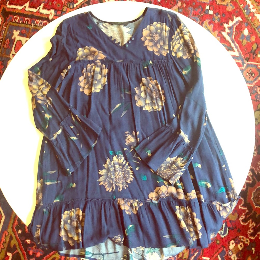 Tunic dress with bell sleeves